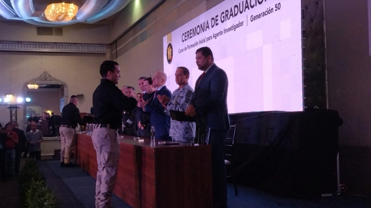 Se gradúan nuevos agentes ministeriales en cinco años