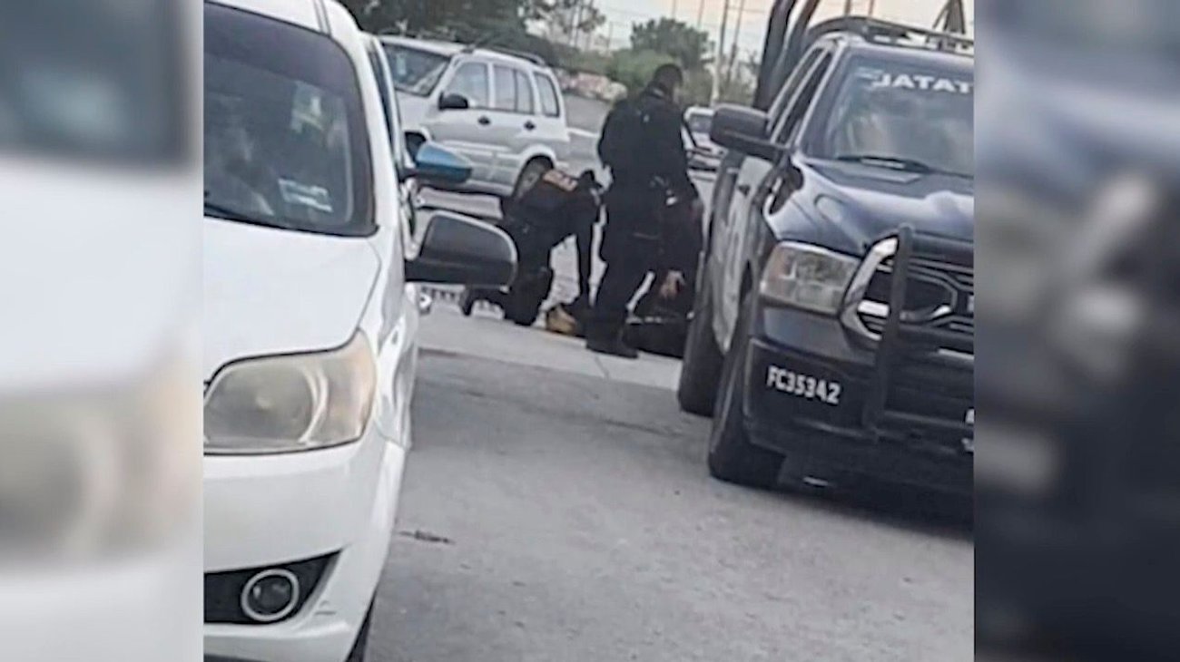Agregan abuso de autoridad sobre policías que sometieron a joven