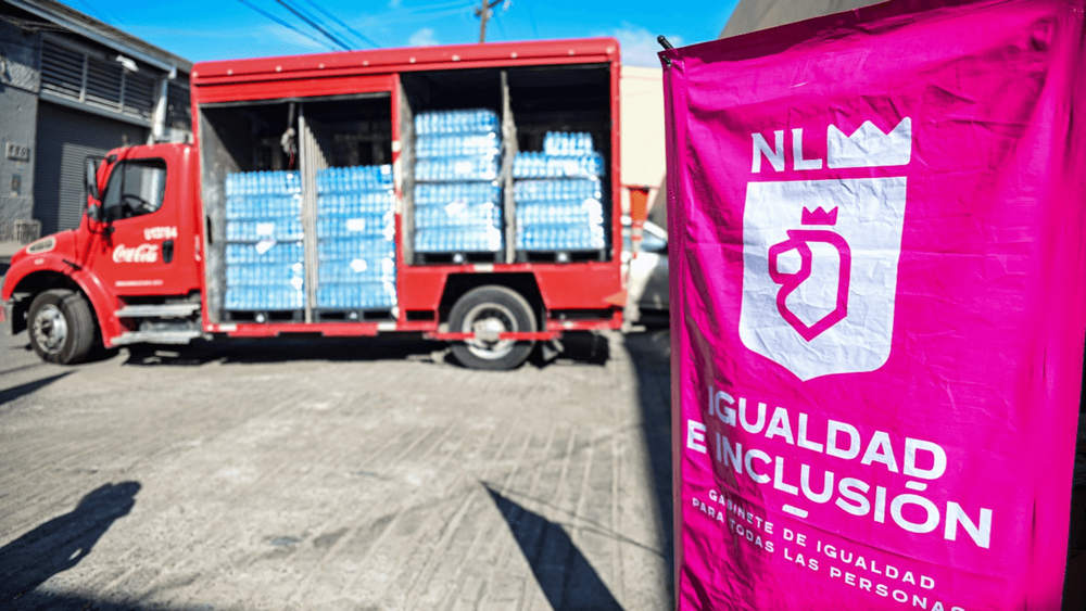 Estado atiende miles de regios con operativo de hidratación