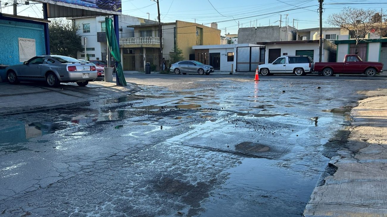 Colapsan aguas negras desde hace un mes sector de San Nicolás