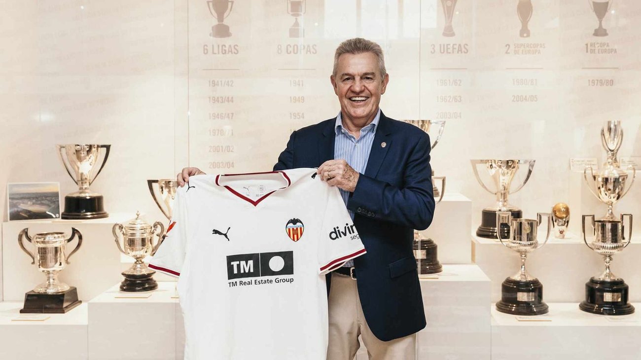 Valencia presenta de forma oficial a Javier Aguirre