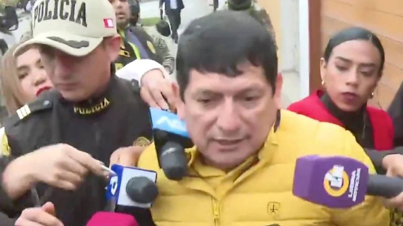 Detienen al presidente de la Federación Peruana de Futbol