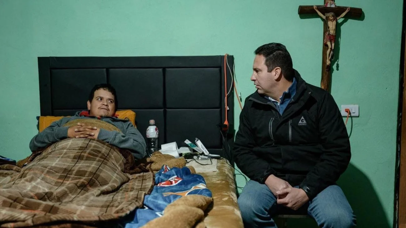 Alcalde de Saltillo visita a trabajador lesionado en accidente