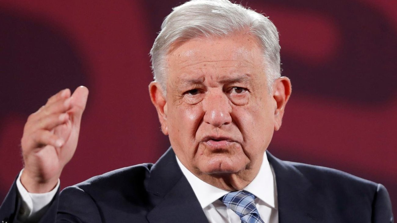 Alerta AMLO sobre posible llegada de 'Beryl' a México