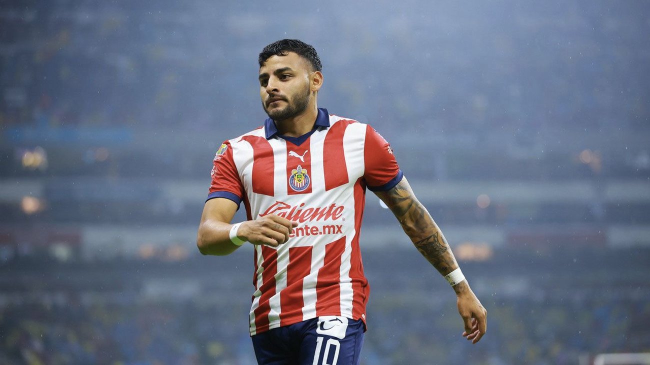 Alexis Vega se pronuncia tras ser apartado con Chivas