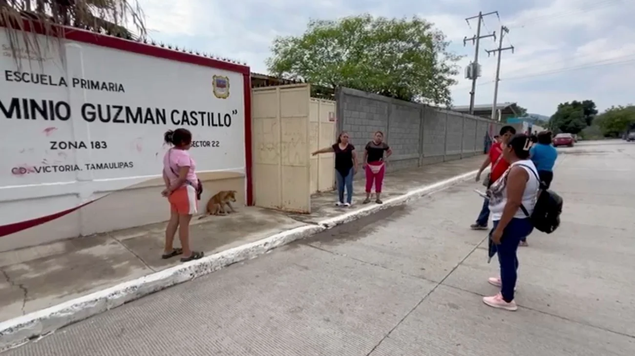 Cierran padres de familia primaria en Victoria por falta de luz