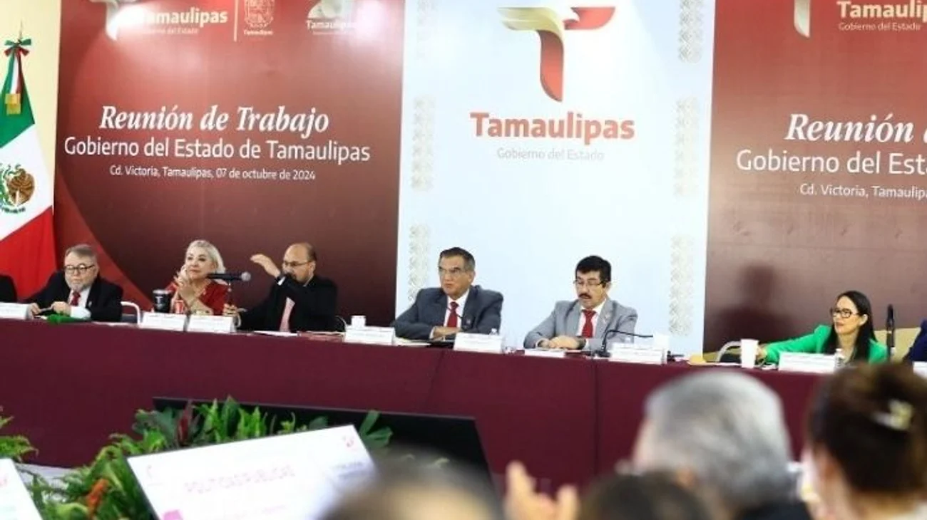 Américo Villarreal se reúne con presidentes municipales 