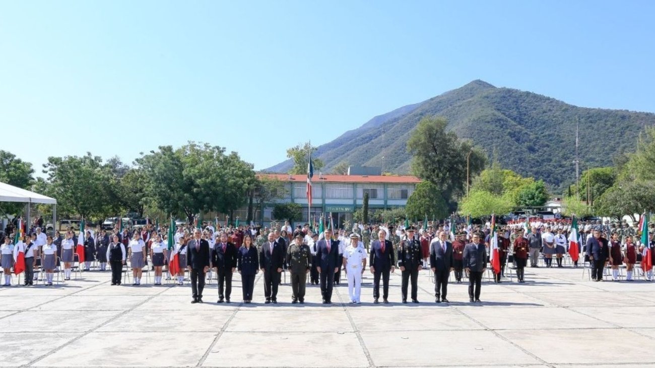 Gobernador encabeza conmemoración de Día de la Bandera