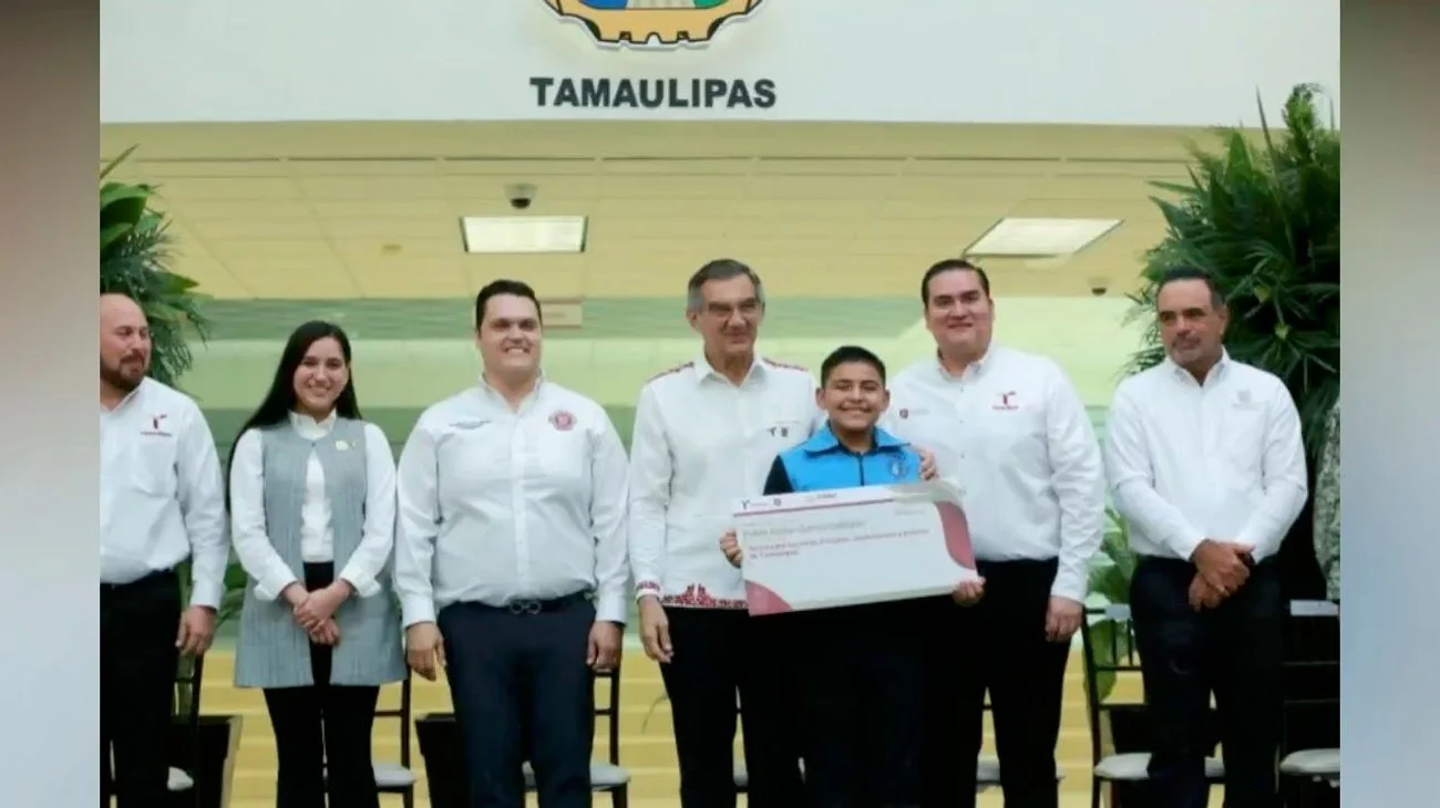 Inicia Américo Villarreal la entrega de becas Avanza