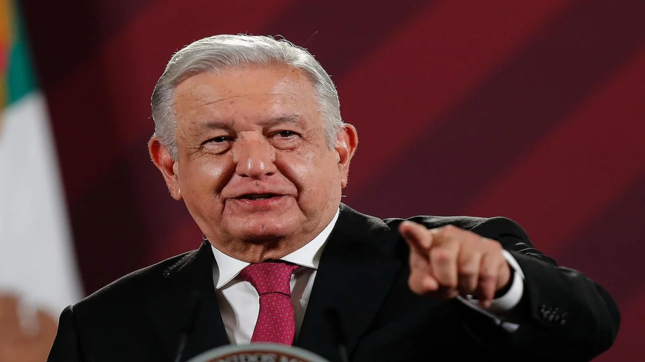 AMLO niega acusaciones de machismo de Xóchitl Gálvez