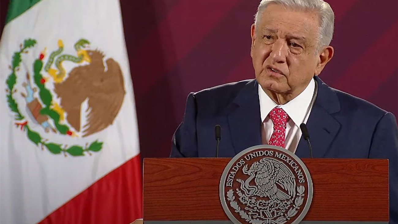 AMLO insinúa que él sufre violencia política de género