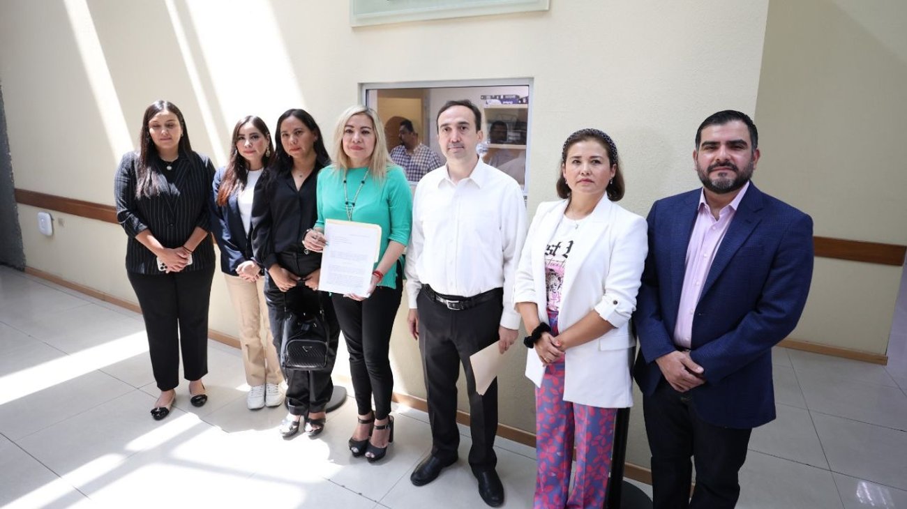 Conceden suspensión de amparo par reeditar libros 