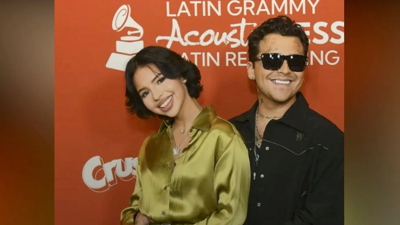 Revela Ángela Aguilar cómo inició su romance con Nodal