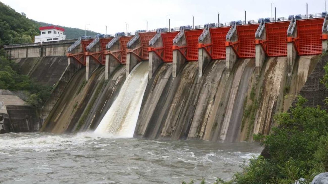 aperturan_compuertas_en_presa_la_boca_de_forma_controlada_3ac473828f