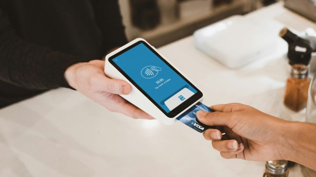 Aprueban prohibición de comisiones en pagos con tarjeta