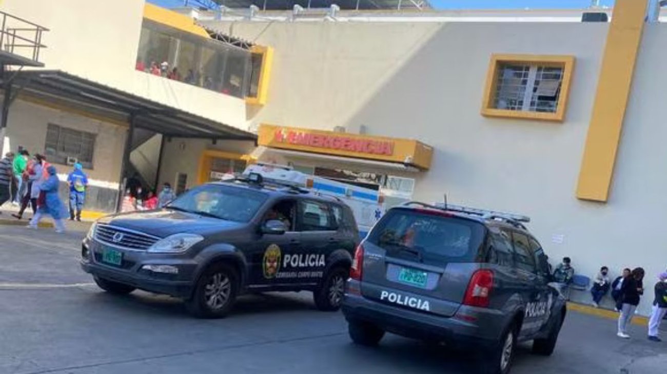 Hombre acuchilla a su expareja y se da a la fuga