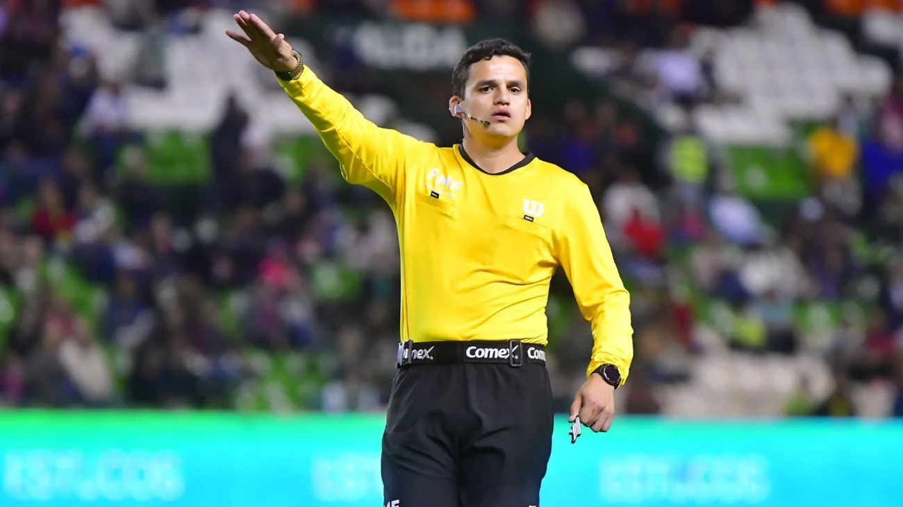 ¿Árbitro fue 'drogado y asaltado' antes del Clásico Regio?