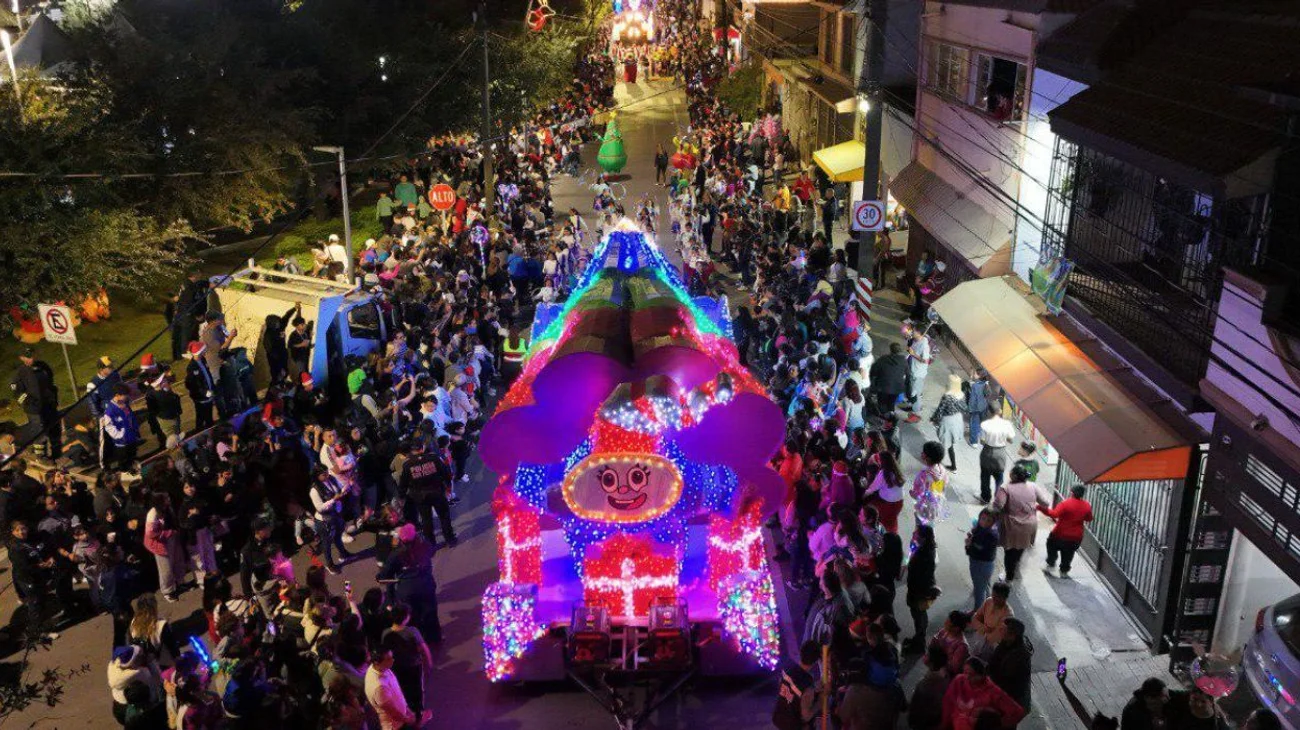 Arranca San Pedro celebración navideña con desfile