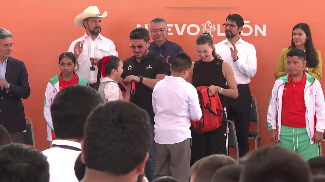 Da gobernador arranque al ciclo escolar en secundaria de Juárez