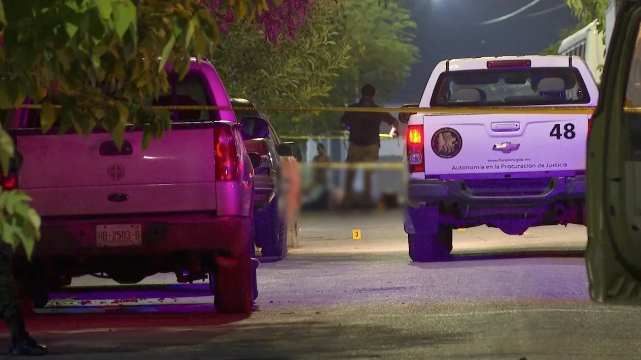 Ejecutan a 2 mientras viajaban en una motocicleta en Juárez