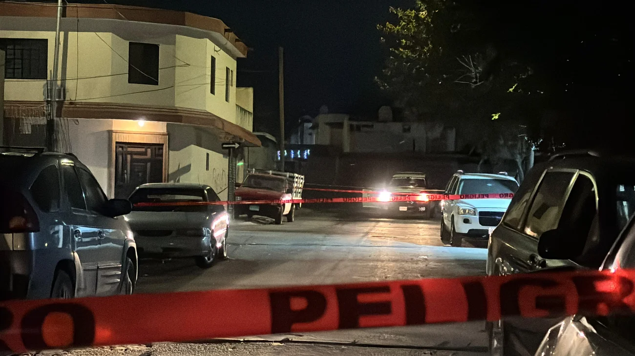 Asesinan a hombre a balazos afuera de su domicilio en Juárez