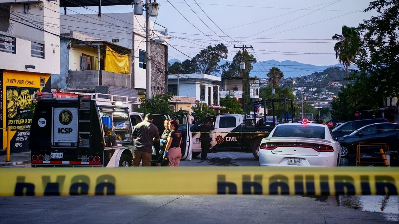 Asesinan a mujer a balazos frente a quinta en Monterrey