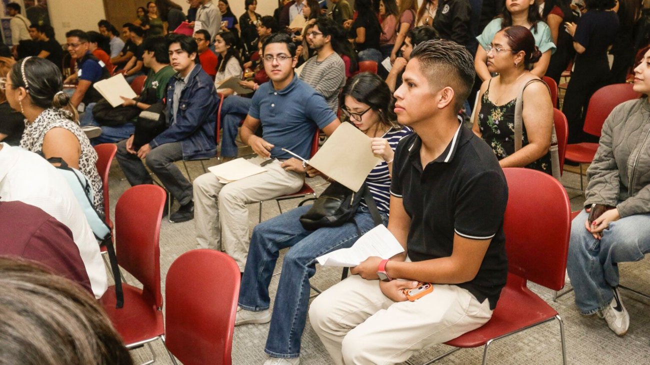 Más de 300 jóvenes participan en reclutamiento de la UAdeC