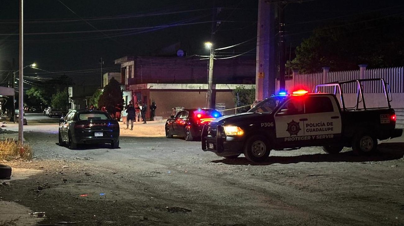 Balean casa en Guadalupe; 3 mujeres y un hombre son heridos