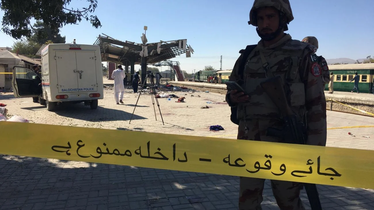 Ataque suicida en Pakistán deja más de 20 muertos