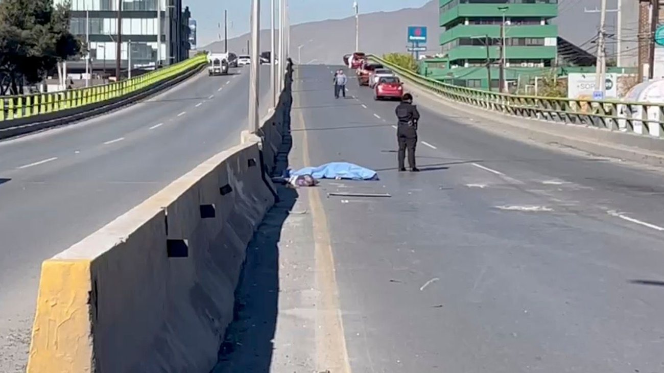 Muere atropellado a escasos metros de puente peatonal en Saltillo