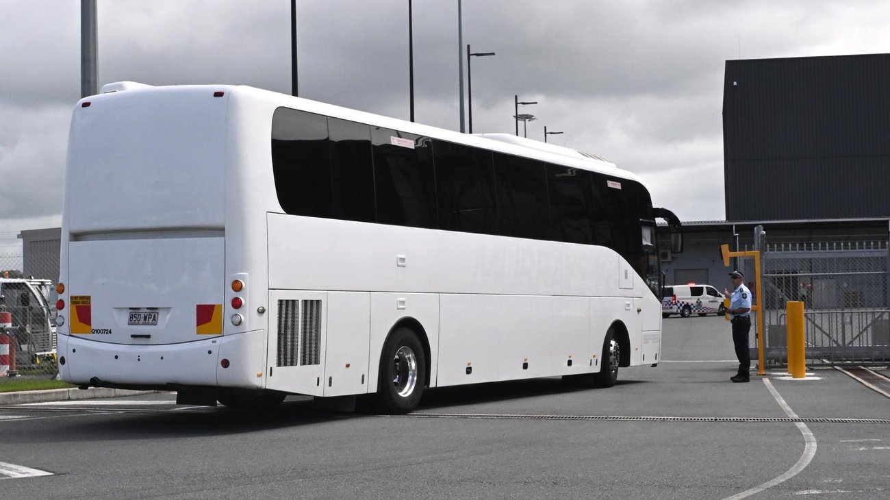 Reciben cinco futbolistas de Irán asilo en Australia