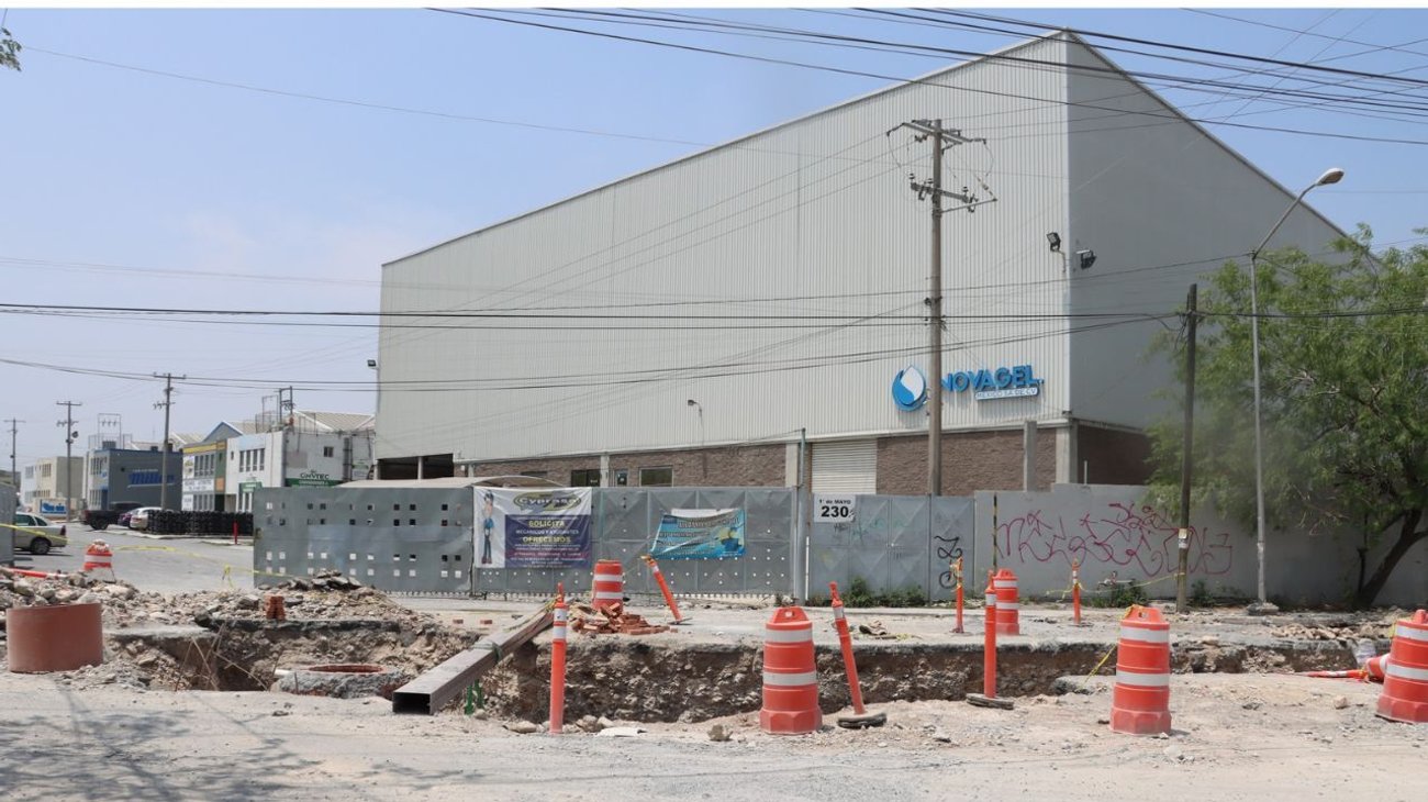 Avanza construcción de drenaje pluvial en Santa Catarina
