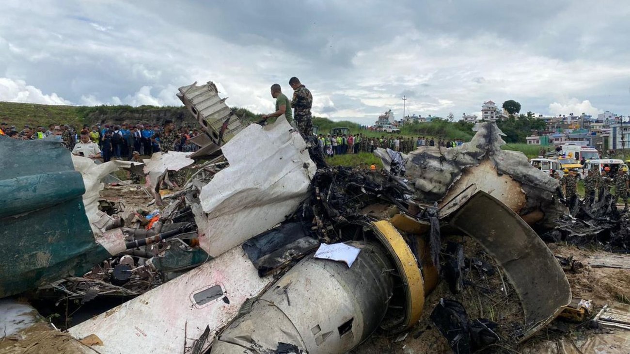 Avión se estrella con 9 personas en Nepal; sobrevive piloto