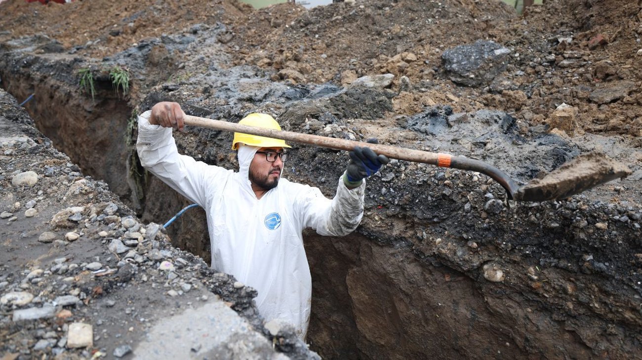 Renueva AyD 900 metros de tubería en zona metropolitana