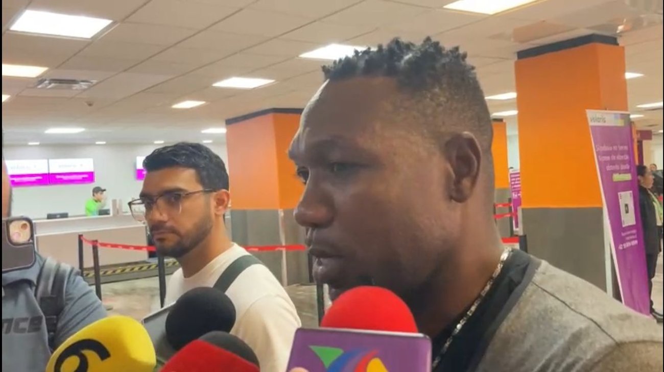 Juveniles de Rayados son privilegiados: Walter Ayoví 