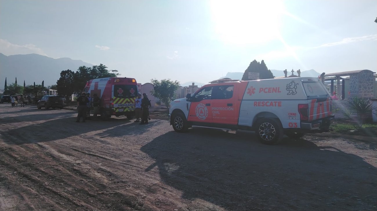 Adulta mayor cae en fosa de panteón en Santa Catarina