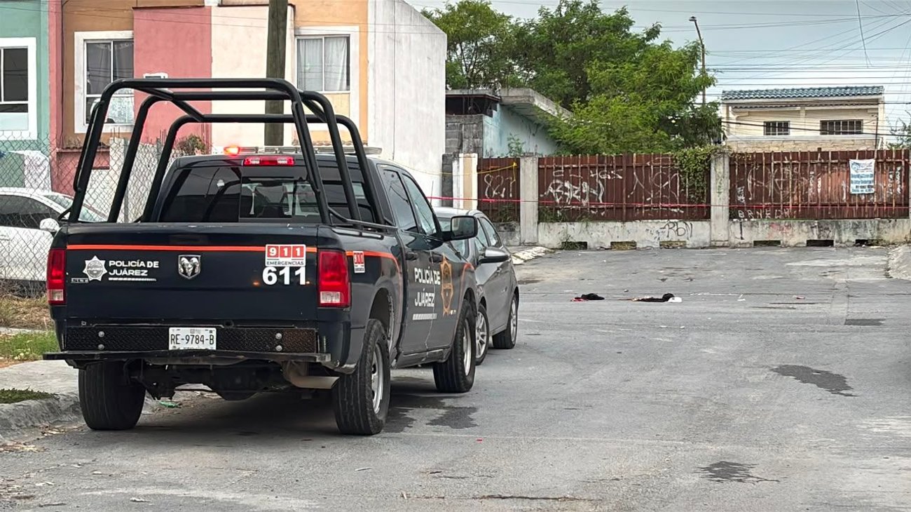 Atacan a pareja a balazos en Juárez; hombre muere en hospital