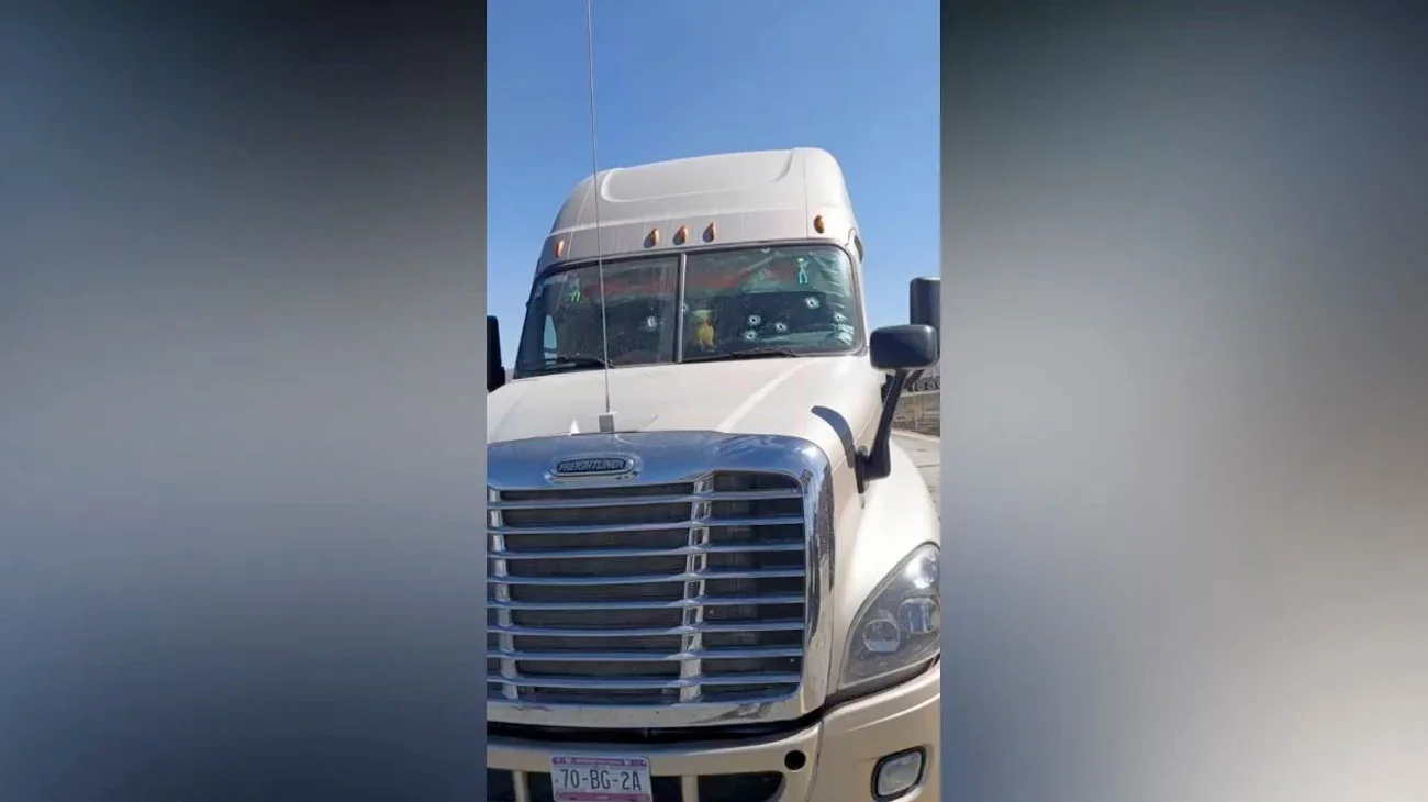 Balean a trailero en la carretera Monterrey-Saltillo