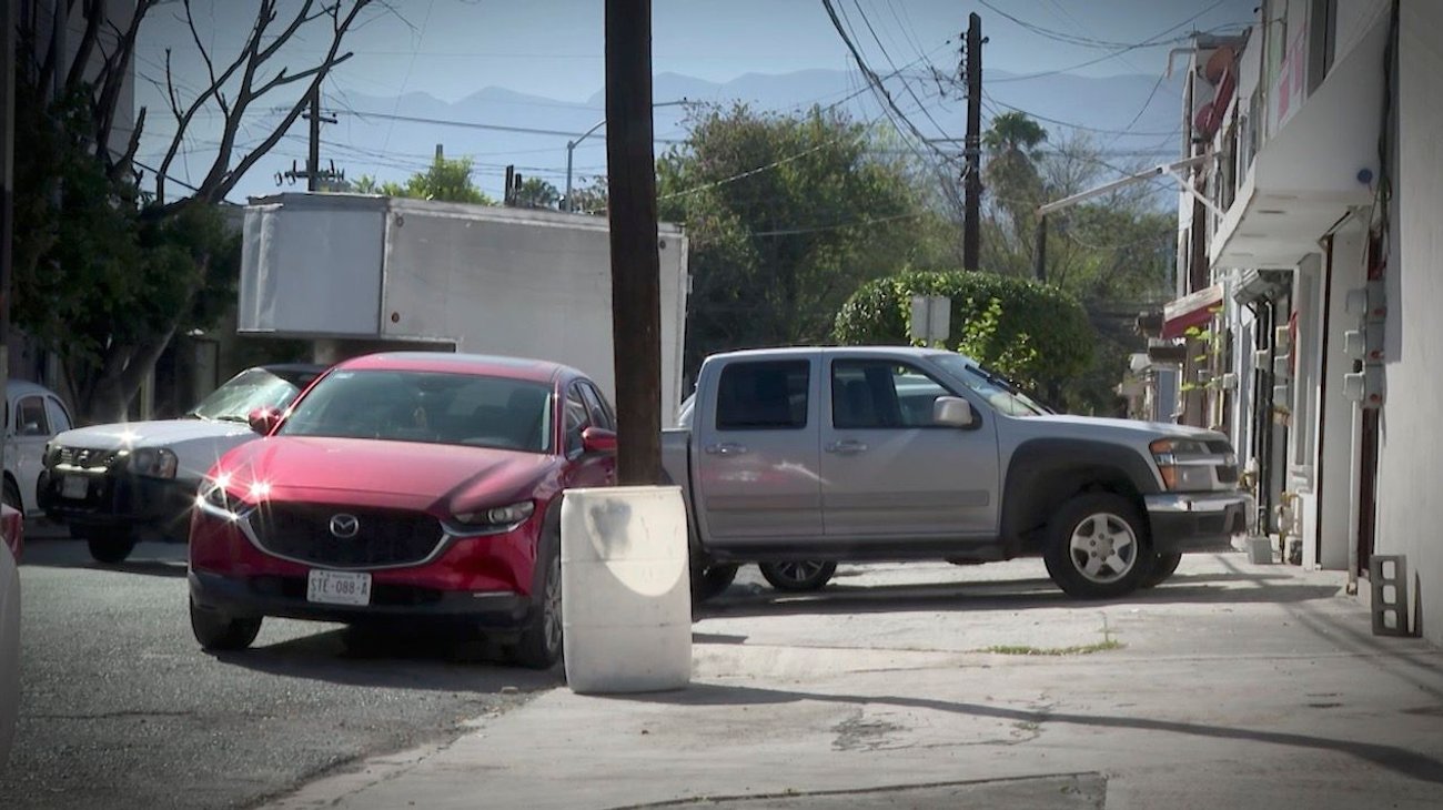 Se convierte en carrera de obstáculos caminar por metrópoli regia