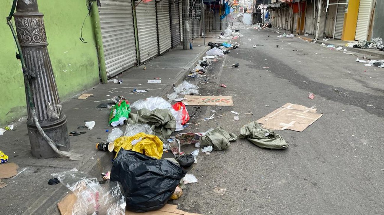 Recogen 43 toneladas de basura en el Centro de Monterrey