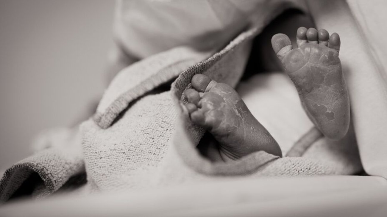 ¿Brujería? Hallan cadáveres de bebés afuera de cementerio