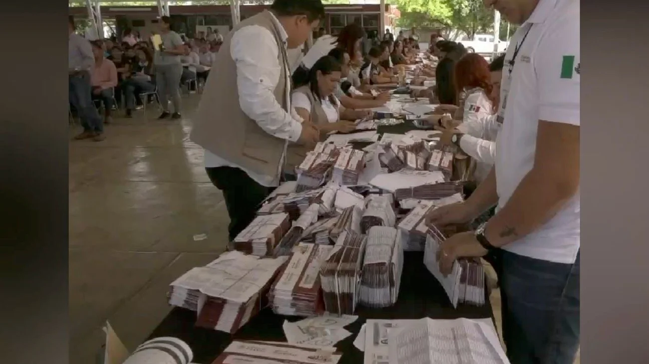 Entregan en Tamaulipas más de 93 mil tarjetas de beca Rita Cetina