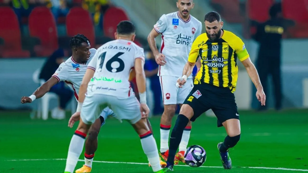 Benzema guía a Al Ittihad hacia lo más alto de la tabla