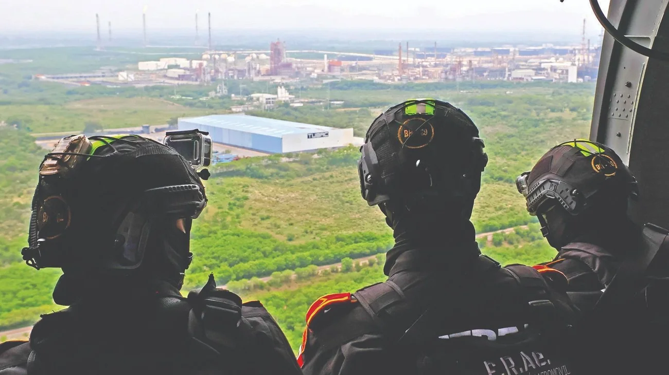 black_hawk_7b43b7fcec