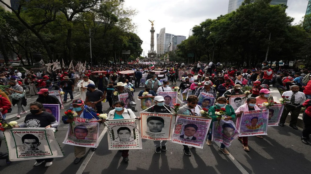 Detienen a 8 militares implicados en caso Ayotzinapa