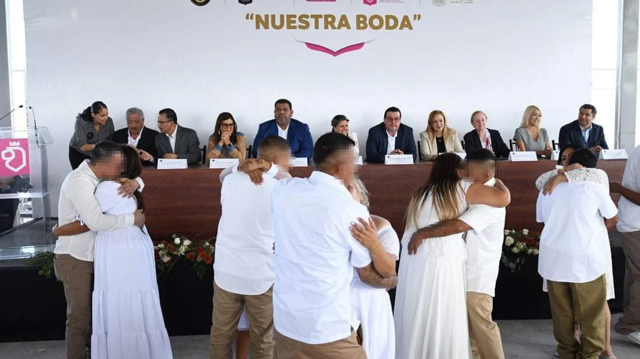 Contraen matrimonio 28 parejas en el penal de Apodaca
