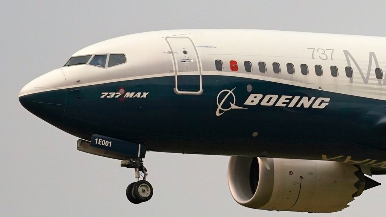 Se desborda inodoro en pleno vuelo de United Airlines