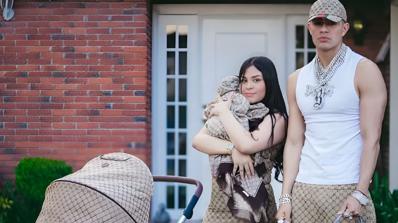 Bogueto y su familia lucen artículos de lujo en retrato familiar