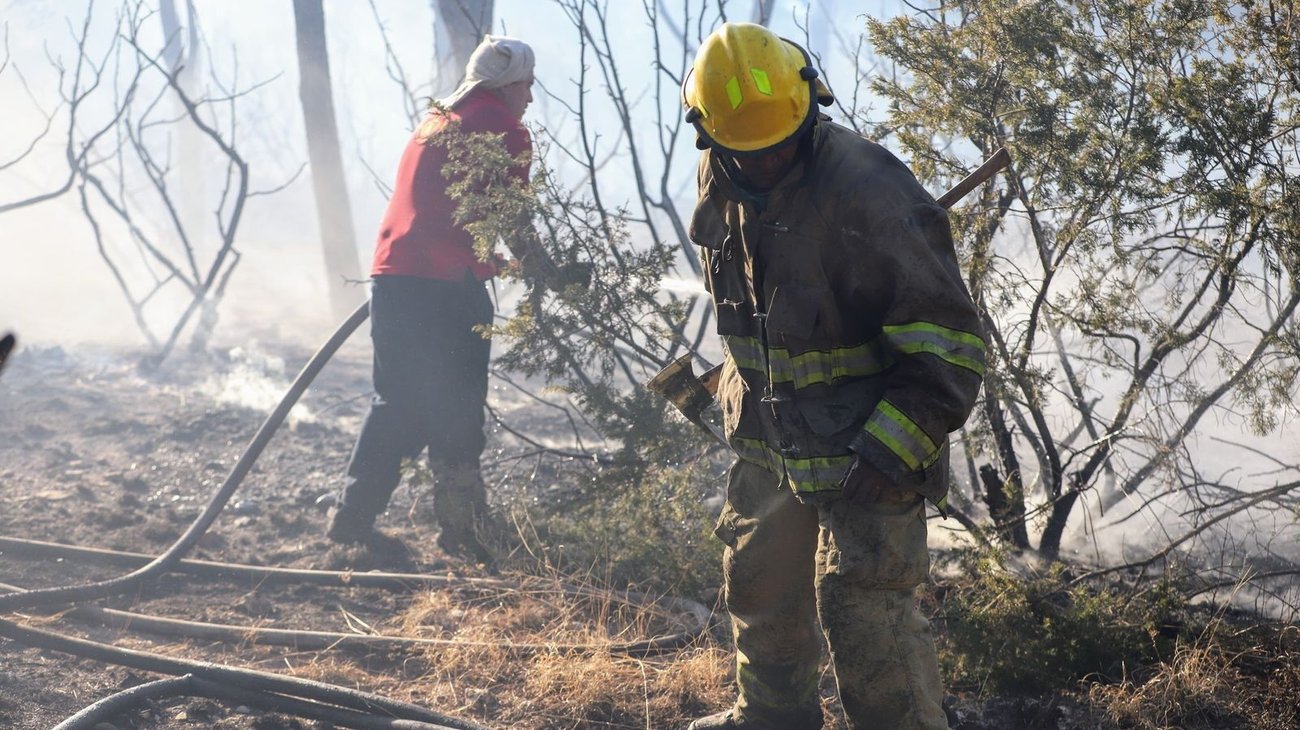 bomberos_trabajando_en_sierra_9993946a74