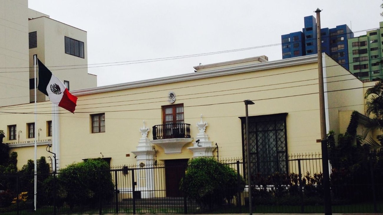 Brasil toma custodia de embajada de México en Perú